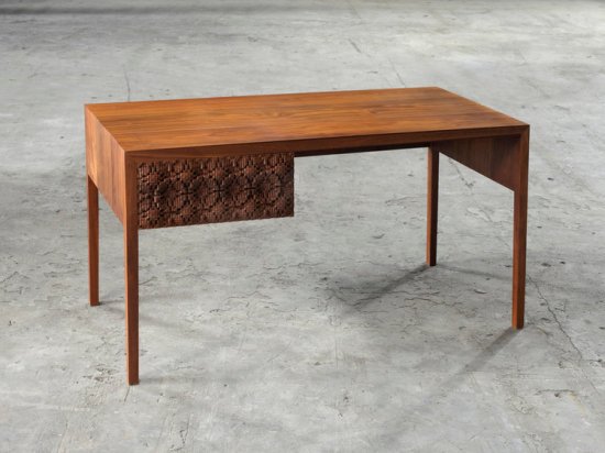 Shippo Tsunagi Desk_01.jpg