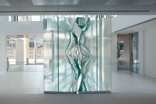 2 of One Danny Lane 2013 Glass,steel H294 x W270 xD46cm Microsoft Cambridge UK Photo Peter Wood www.dannylane.co.uk