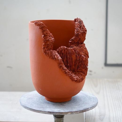 I'm so happy to be reunited with this clay. I bought a car-load of it on eBay a few years ago and have just got hold of my last few bags. It's a high firing red clay from South Africa - quite rare to find one so vibrant. . . . . . #clay #red #texture #ceramics #ceramicart #ceramica #contemporarycraft #growth #decay #livefolk #keramik #design #collapse