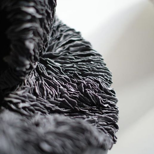 A birds eye detail shot. Happy weekend everyone! . . #porcelain #blackclay #texture #birdseyeview #ceramics #contemporarycraft #ceramicart #ceramica #design #texture #growth #ceramicart #details